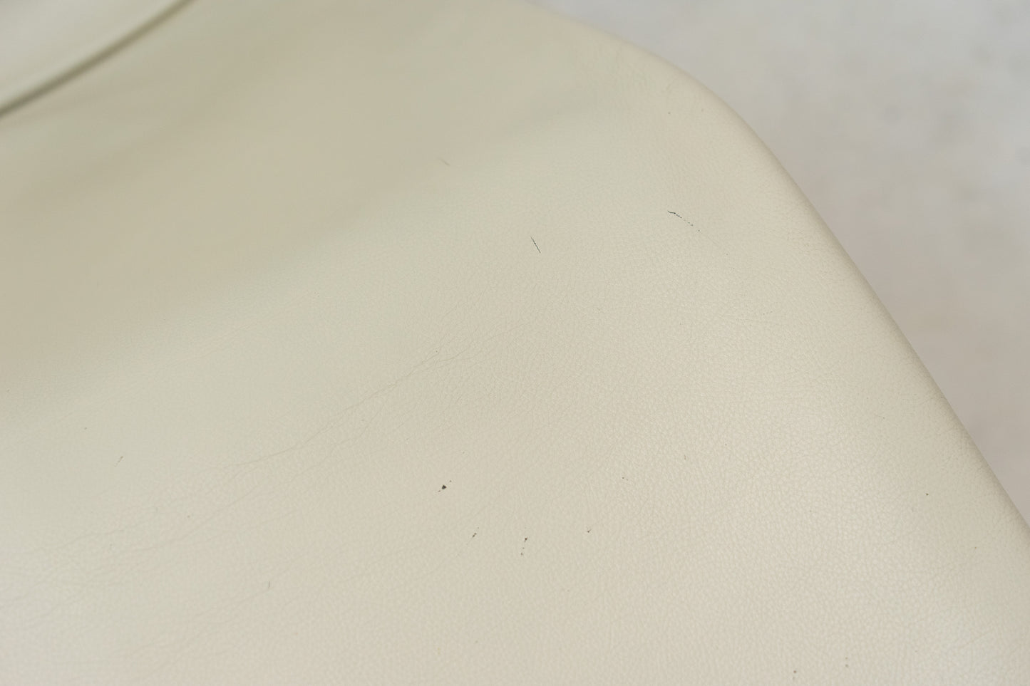 Cassina LC 4 Liege Leder beige