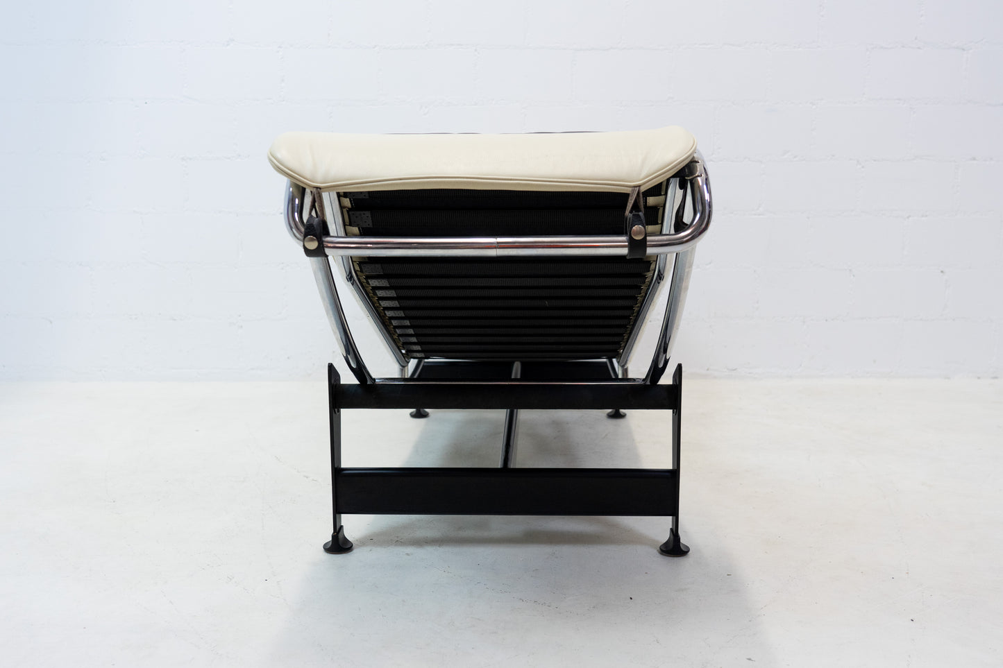 Cassina LC 4 Liege Leder beige