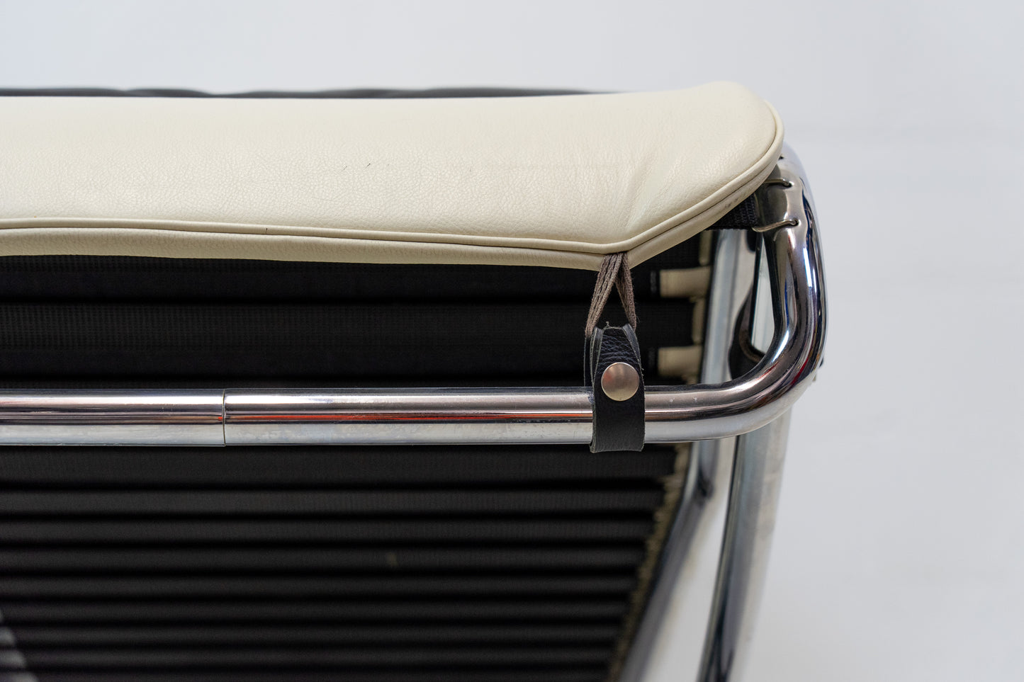 Cassina LC 4 Liege Leder beige