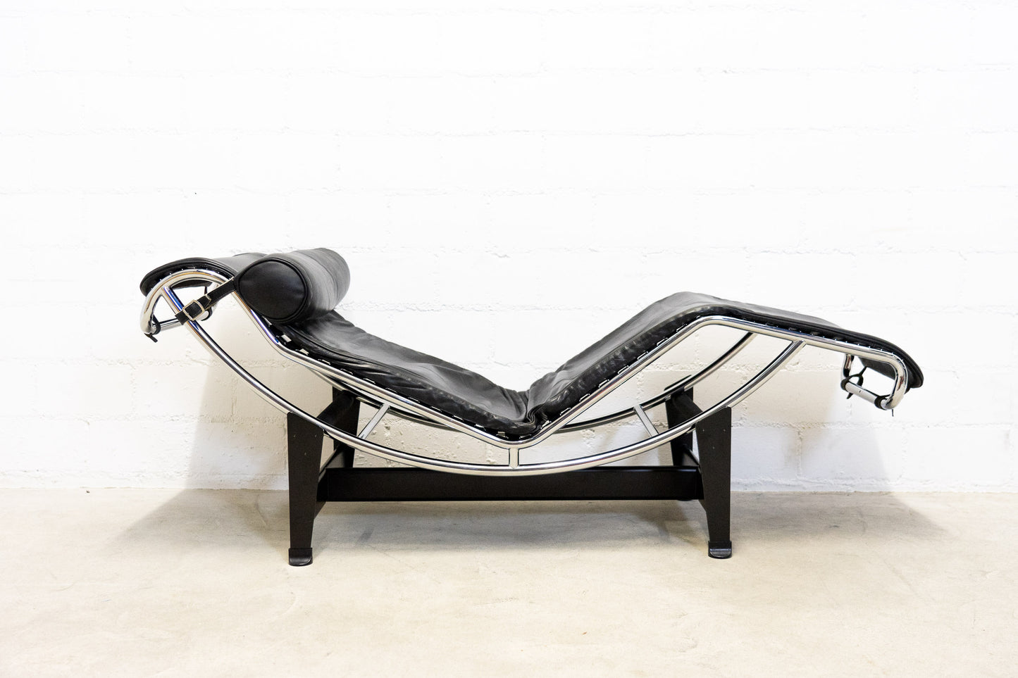 Cassina LC 4 Liege Leder