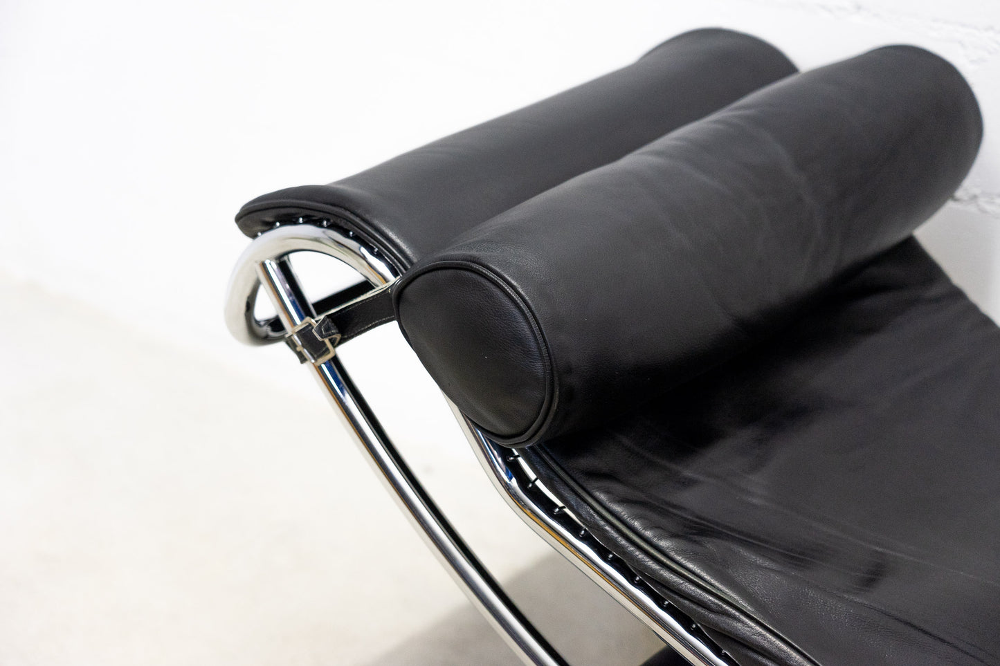 Cassina LC 4 Liege Leder