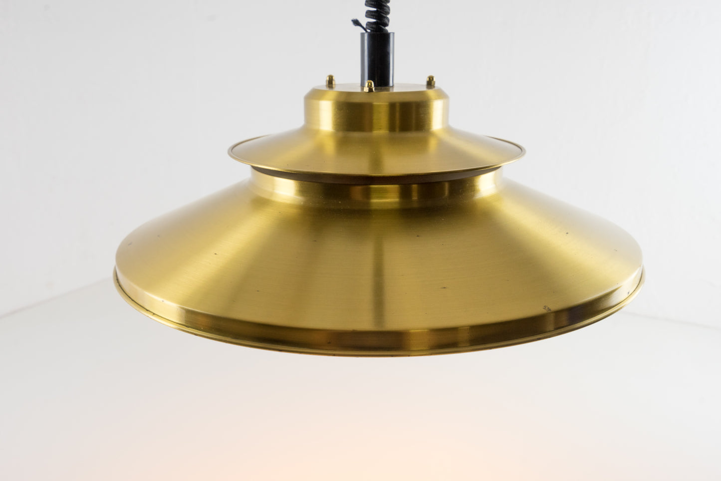 Dänische Leuchte Messing 70er Nr. 33