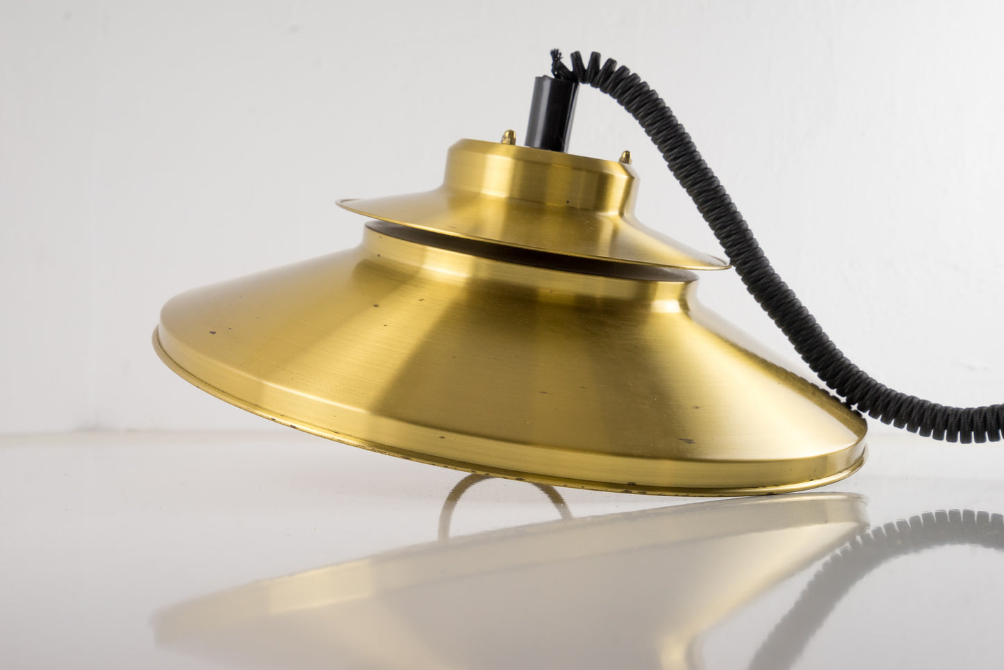 Dänische Leuchte Messing 70er Nr. 33