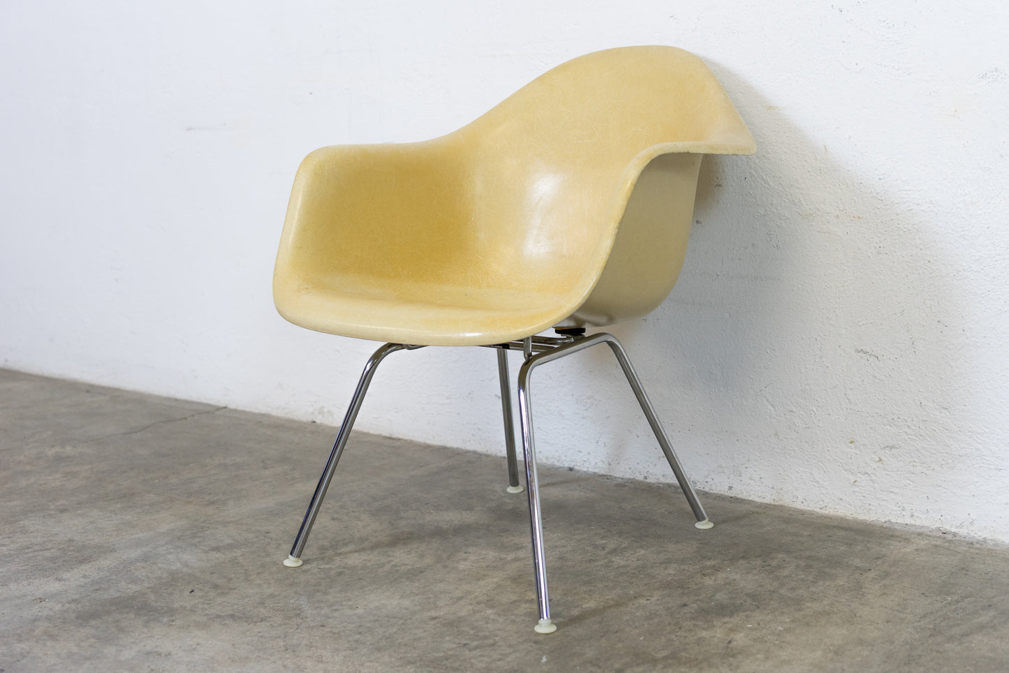 Vitra Eames Fiberglas Armchair Lounge