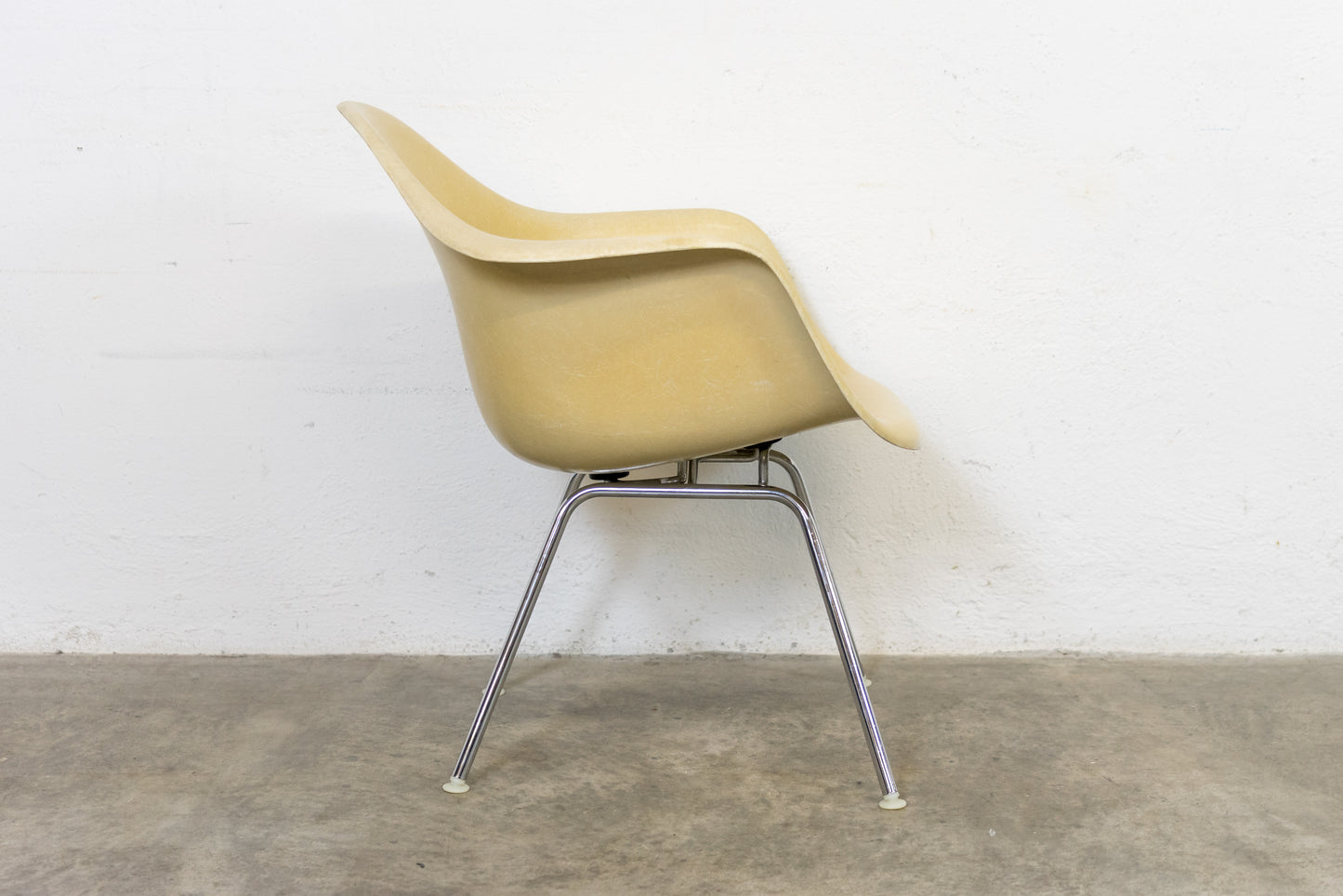 Vitra Eames Fiberglas Armchair Lounge