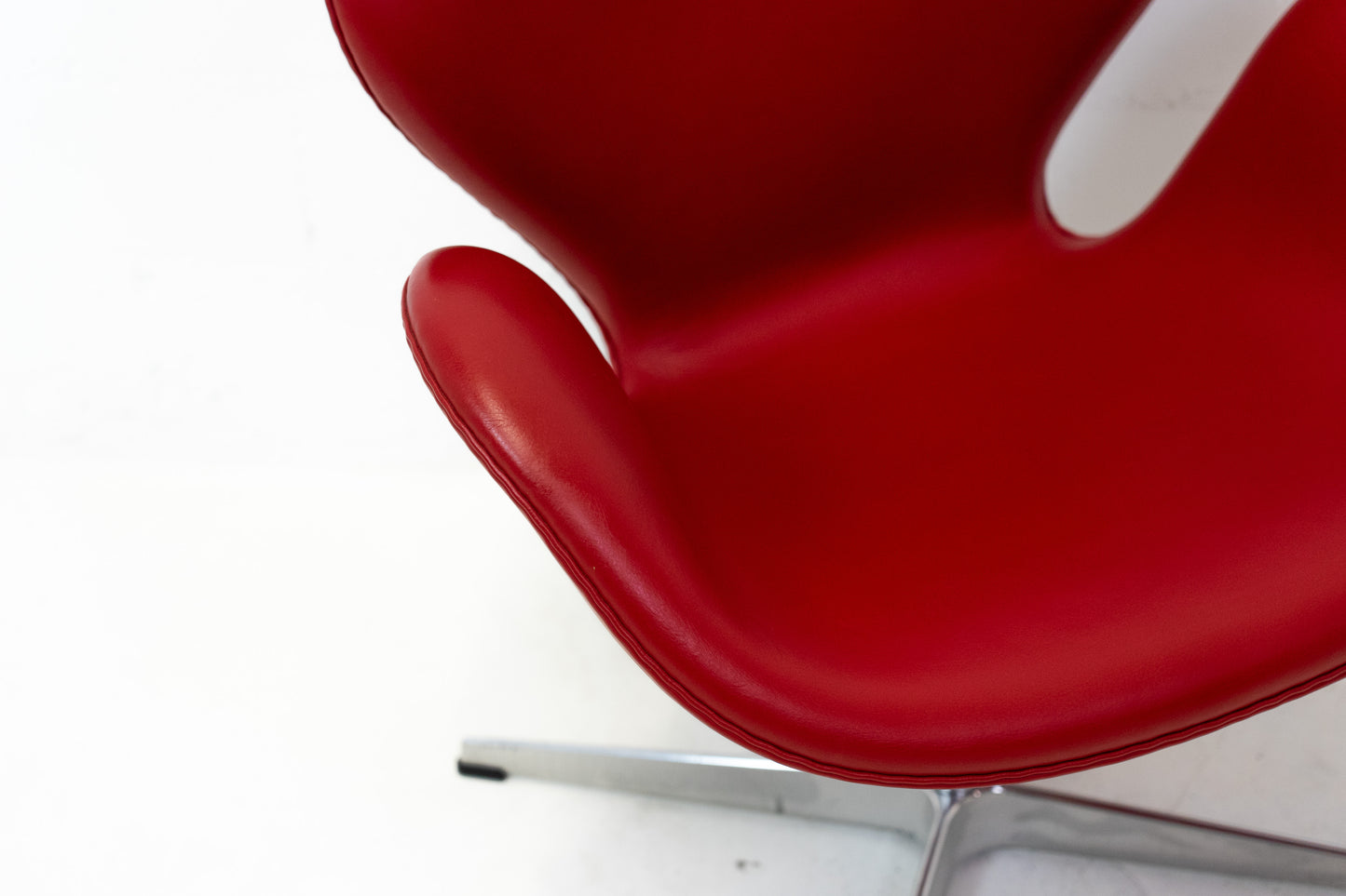 Fritz Hansen Swan Chair Nr. 1