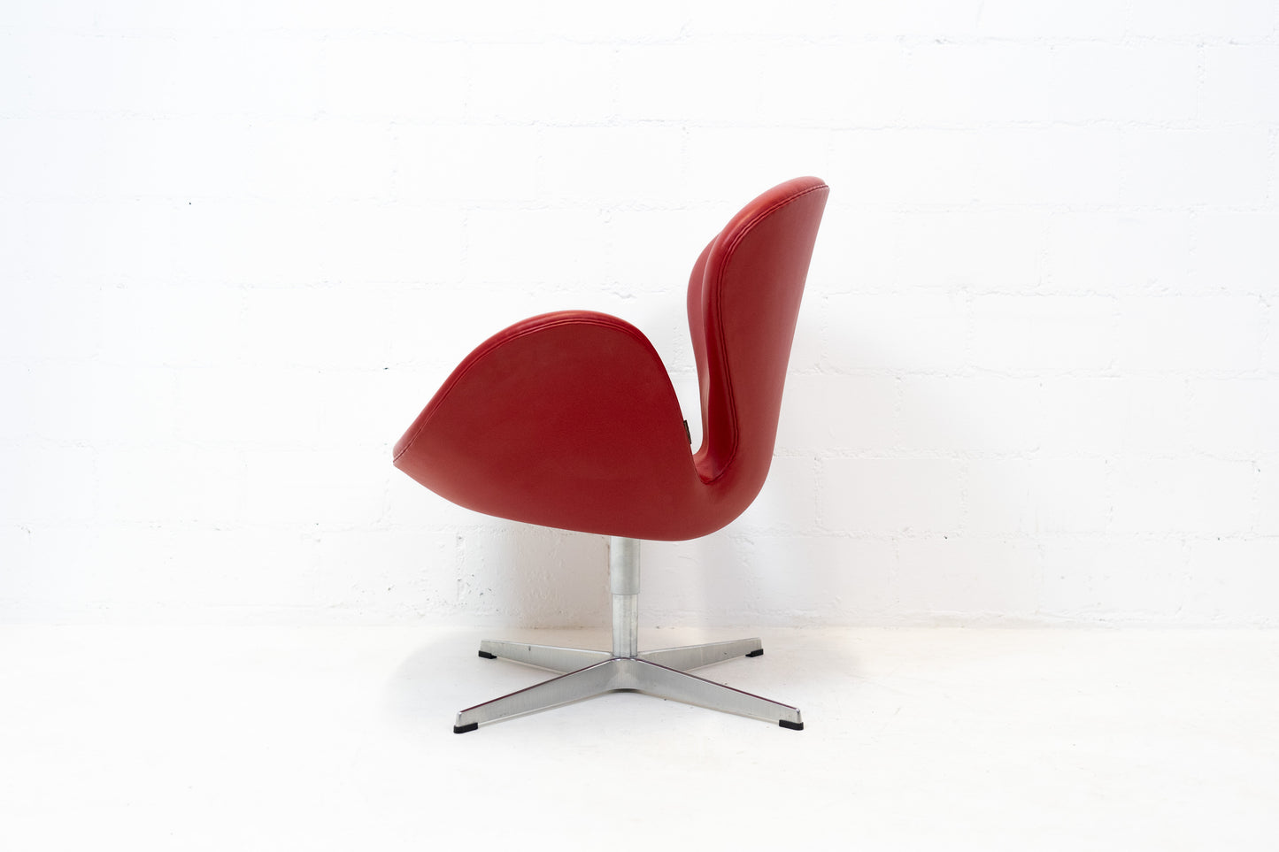 Fritz Hansen Swan Chair Nr. 1