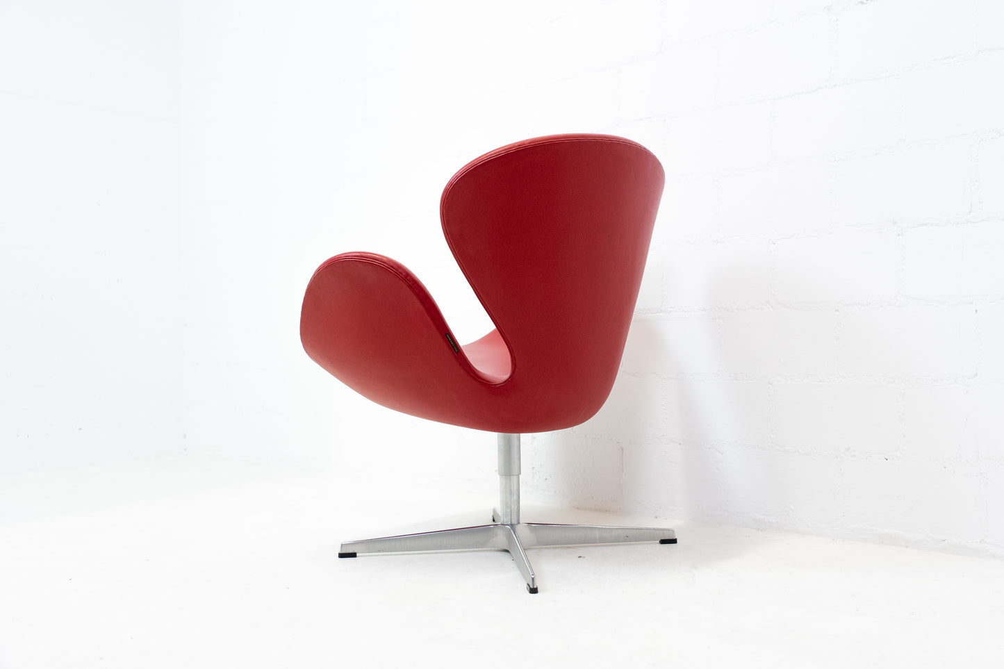 Fritz Hansen Swan Chair Nr. 1