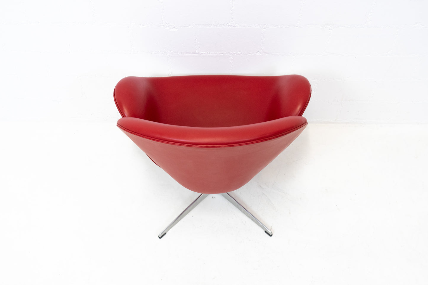 Fritz Hansen Swan Chair Nr. 1