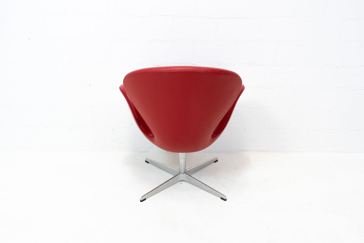 Fritz Hansen Swan Chair Nr. 1