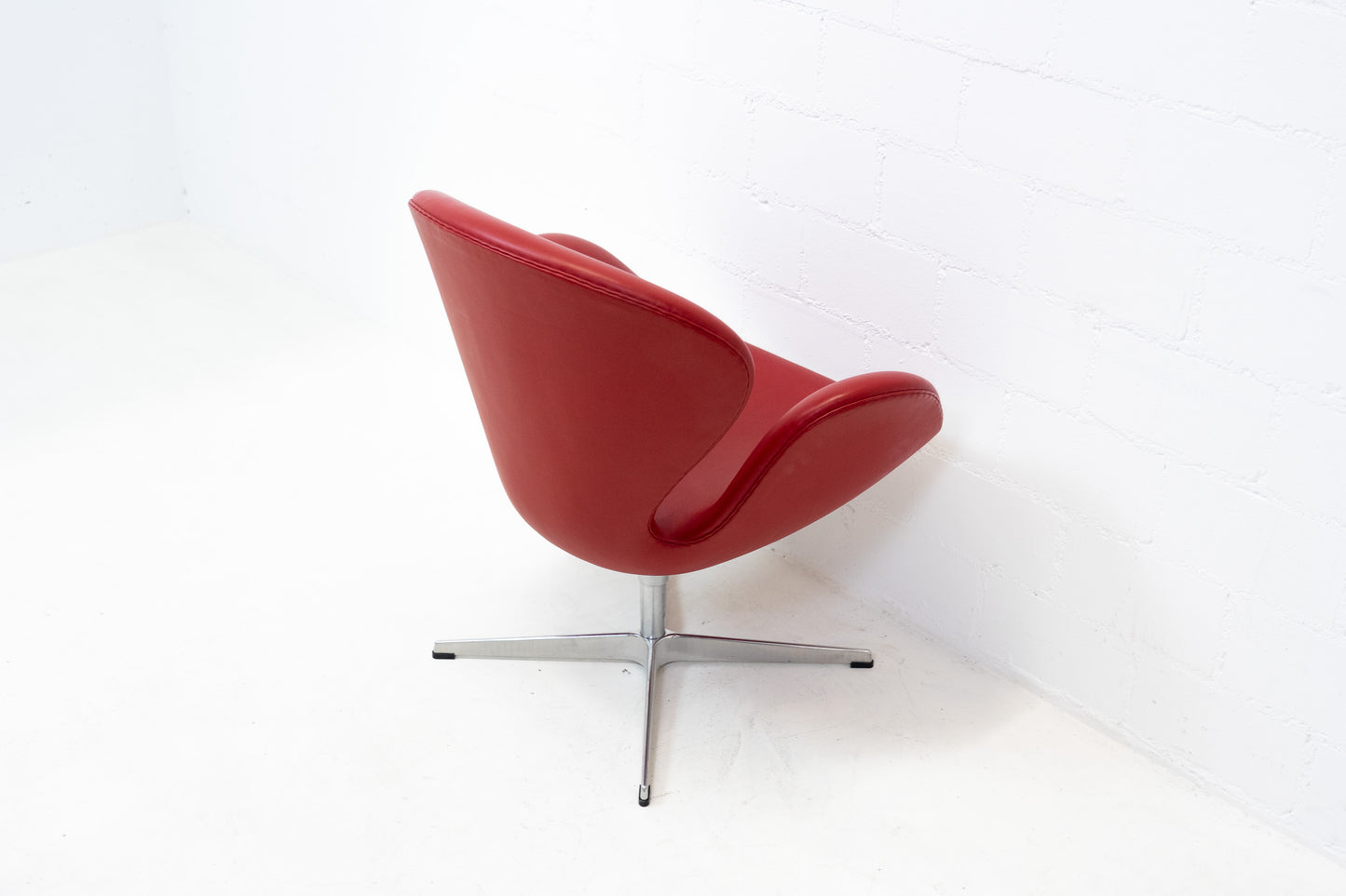 Fritz Hansen Swan Chair Nr. 1