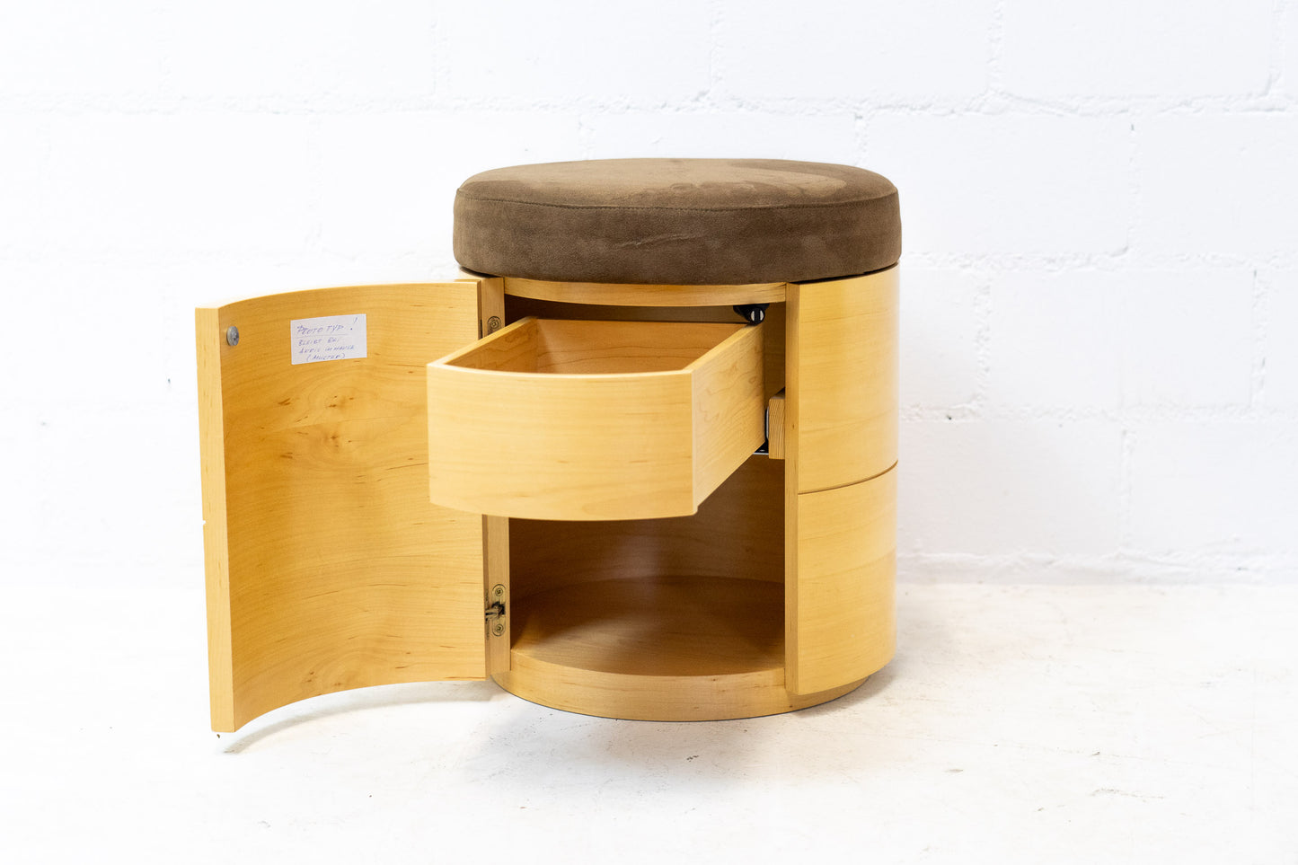Hocker Regal Prototyp