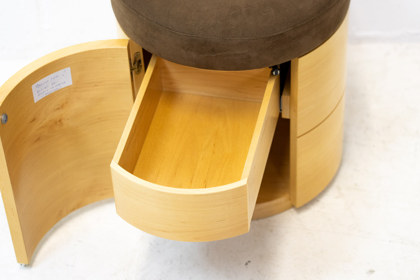 Hocker Regal Prototyp