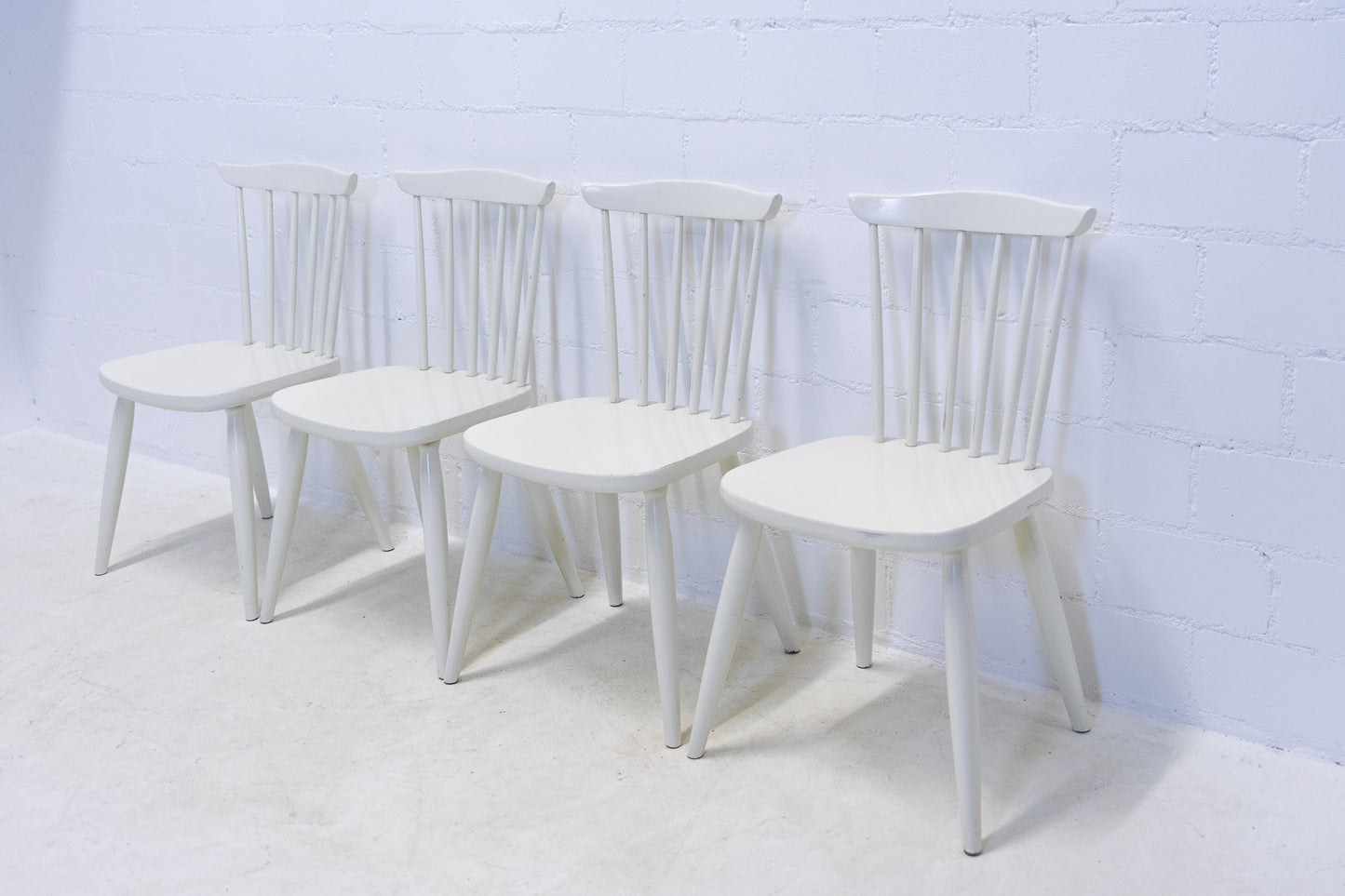 Weisse Holzstühe Set