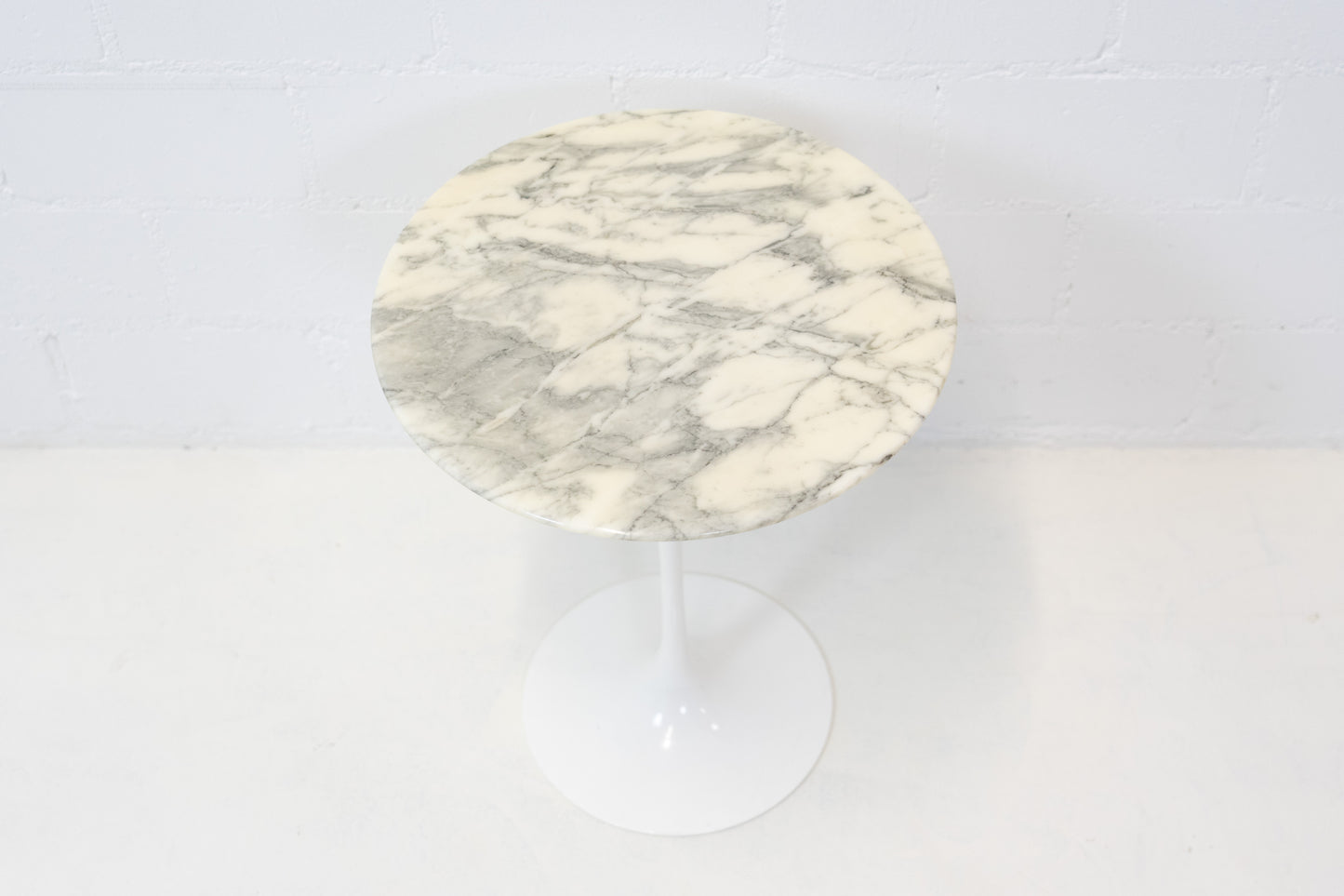 Knoll Tulip Saarinen Beistelltisch Marmor