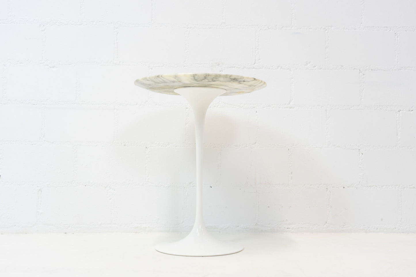 Knoll Tulip Saarinen Beistelltisch Marmor
