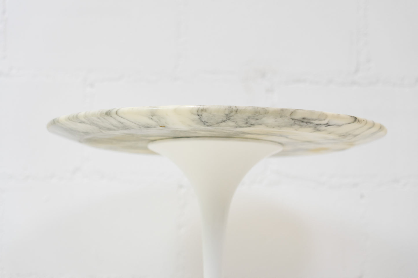 Knoll Tulip Saarinen Beistelltisch Marmor