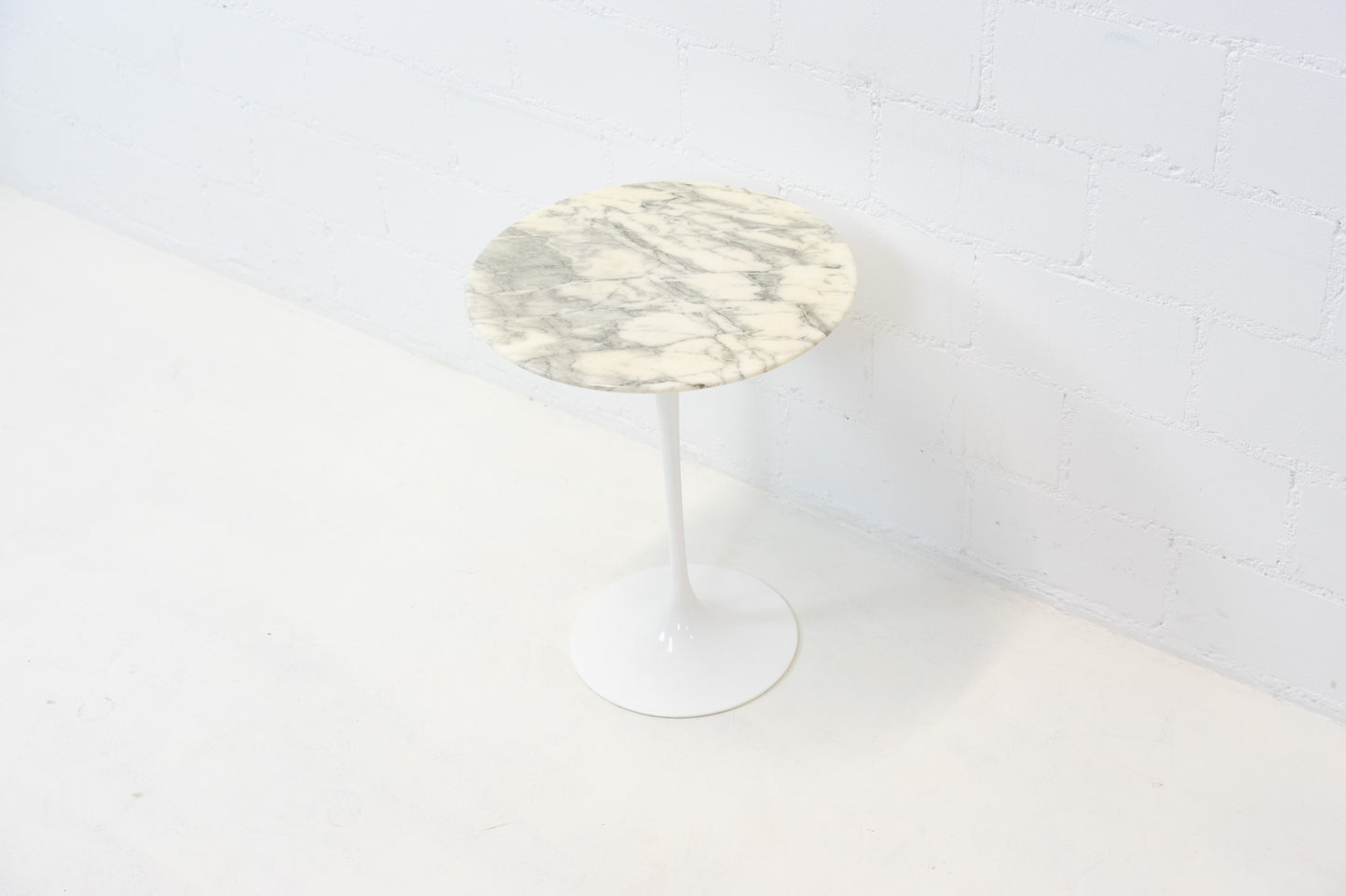 Knoll Tulip Saarinen Beistelltisch Marmor