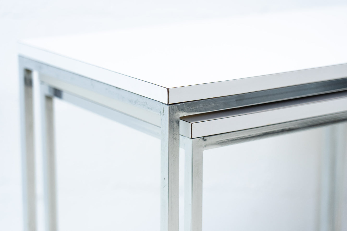 Satztische Weiss Chrom