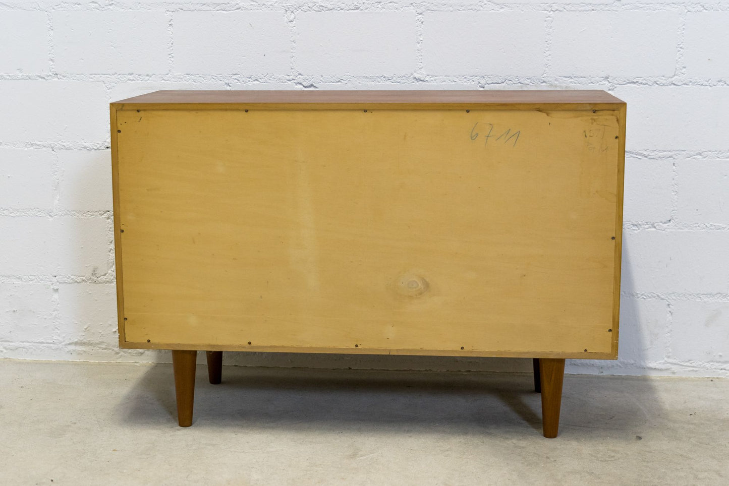 Swiss-Form Teak Kommode