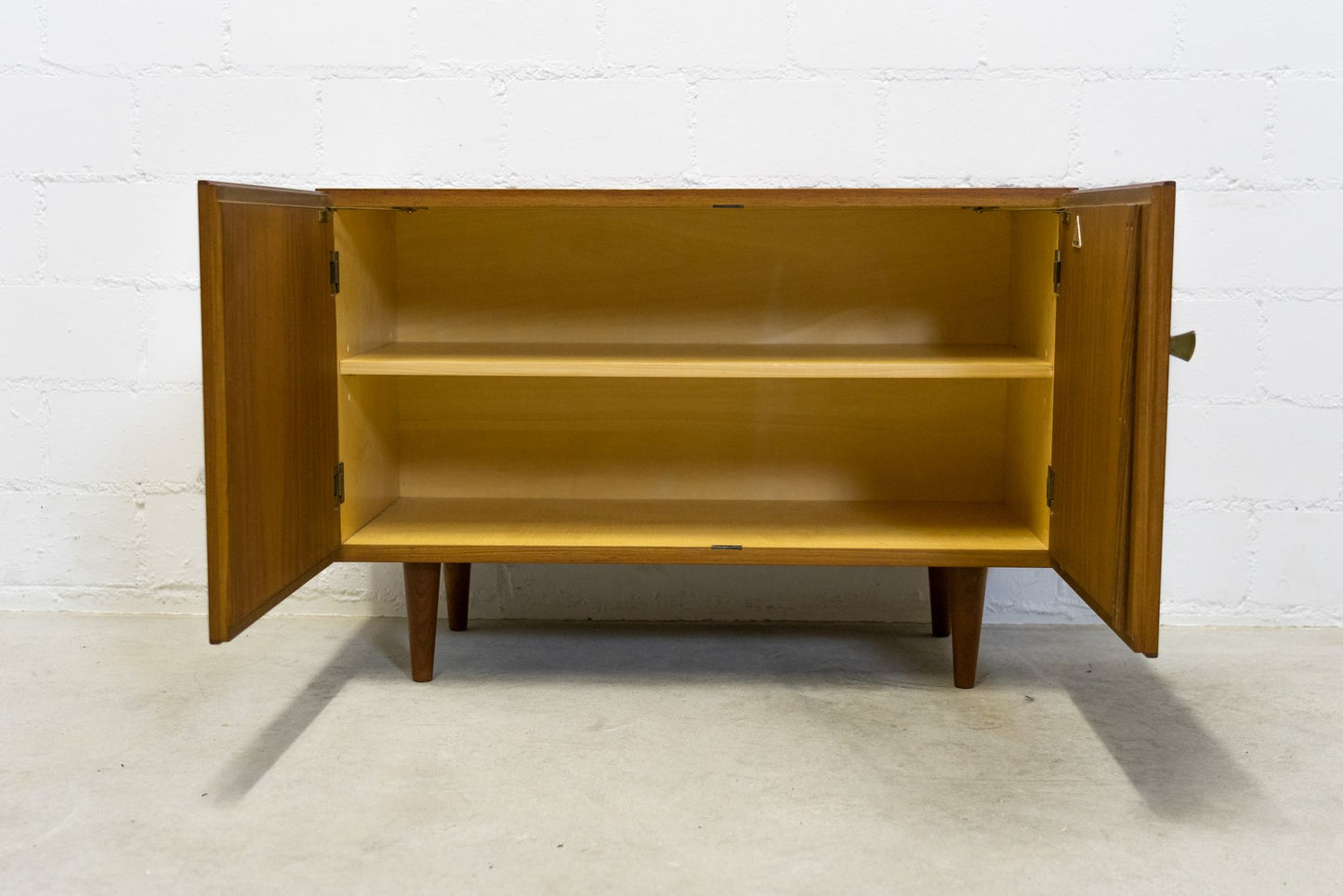 Swiss-Form Teak Kommode