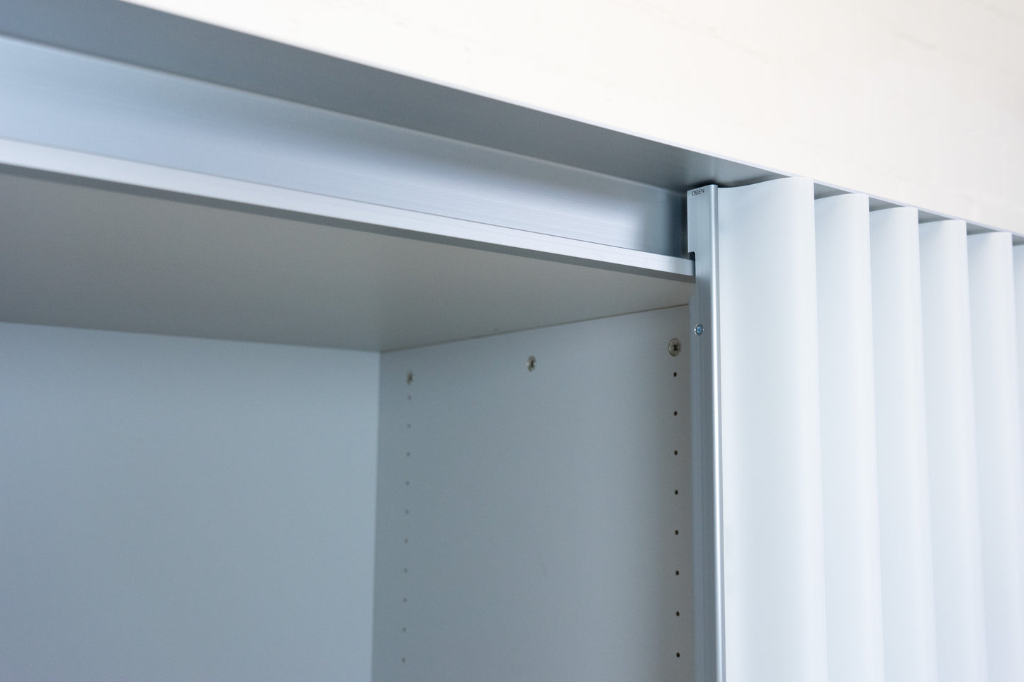 Thut Faltvorhang-Schrank Nr. 10