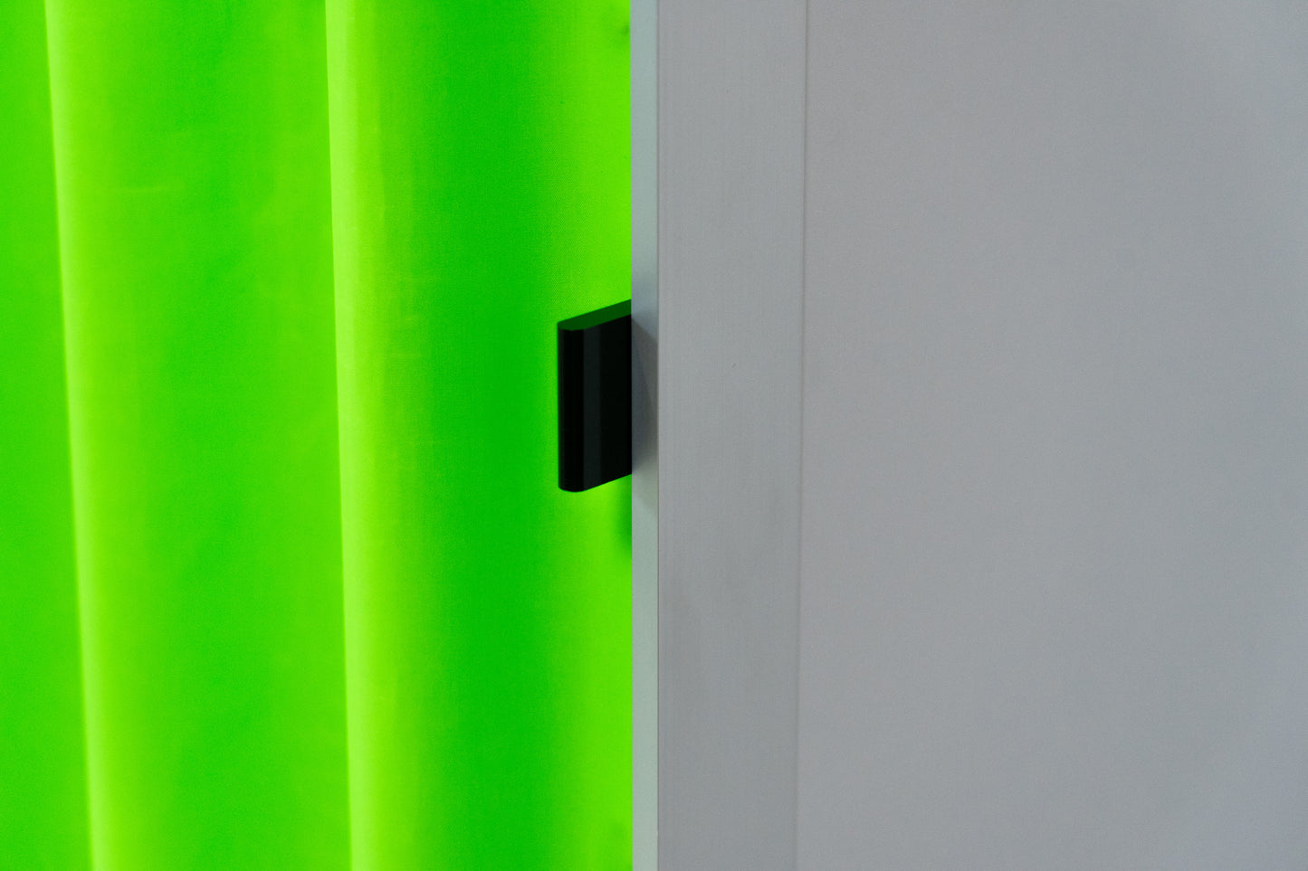 Thut Faltvorhang-Schrank Nr. 16