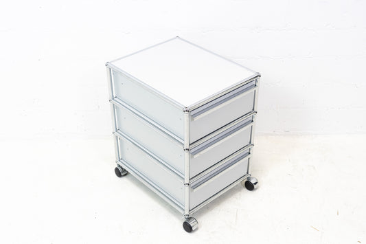 USM Haller Korpus Lichtgrau Nr. 7