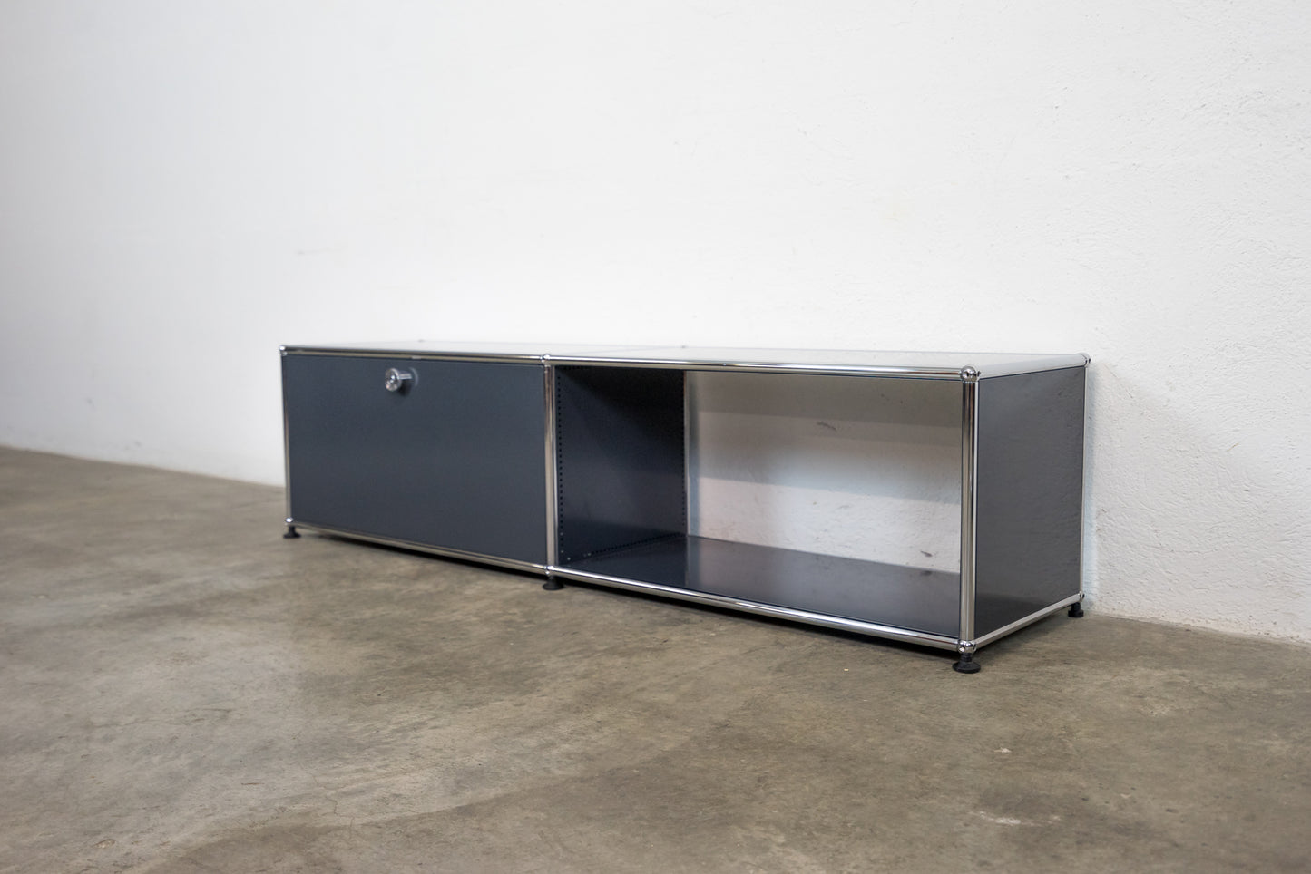 USM Haller Lowboard Anthrazitgrau Nr. 16