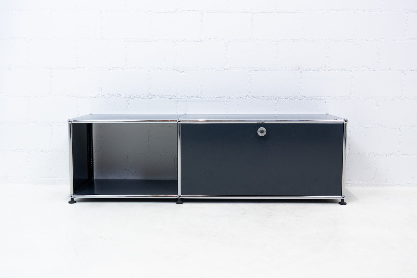 USM Haller Lowboard Anthrazitgrau Nr. 23