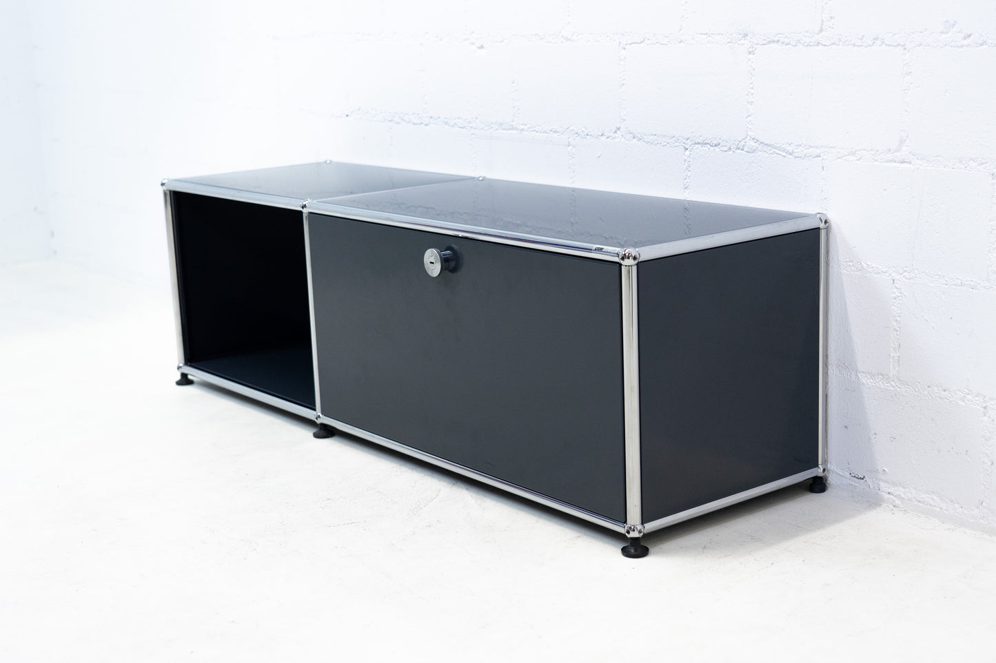 USM Haller Lowboard Anthrazitgrau Nr. 23