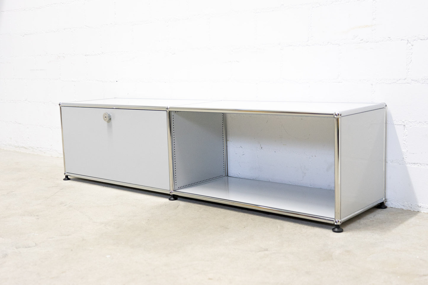USM Haller Lowboard Lichtgrau Nr. 39