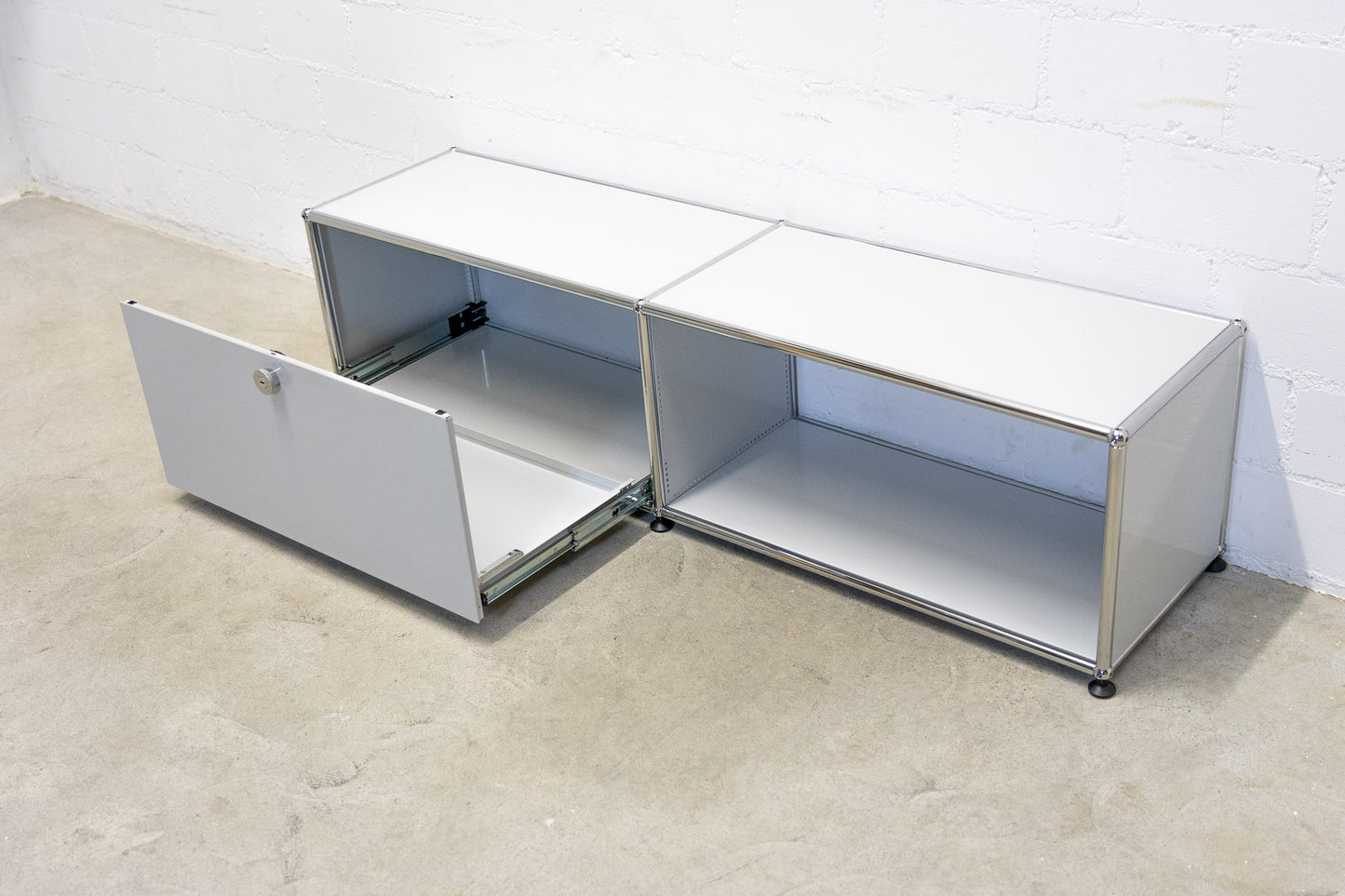 USM Haller Lowboard Lichtgrau Nr. 39