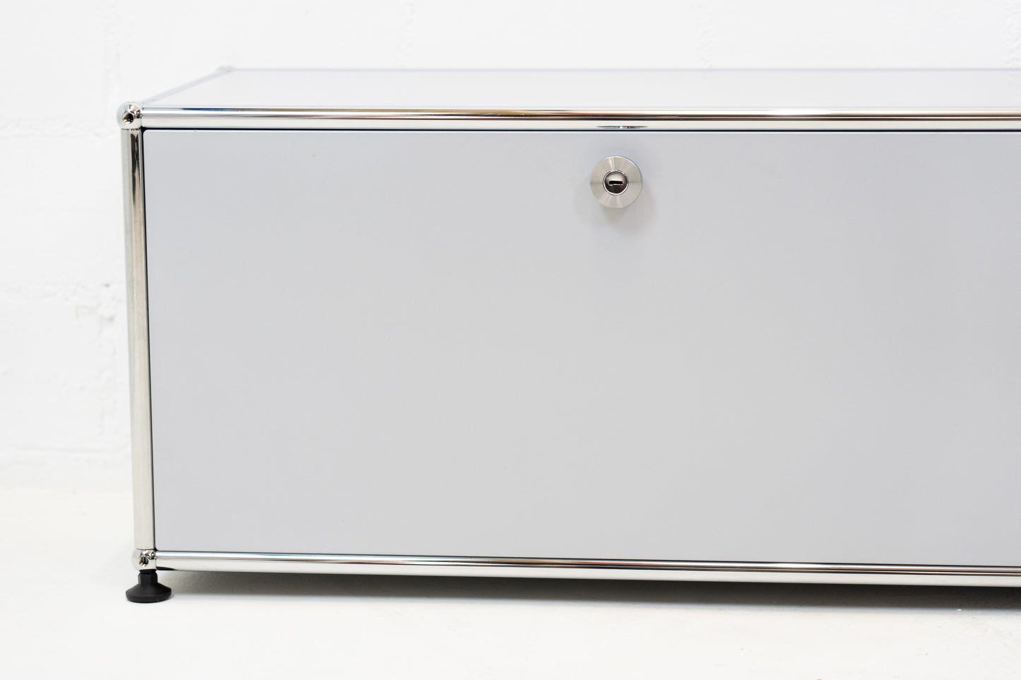 USM Haller Lowboard Mattsilber Nr. 13