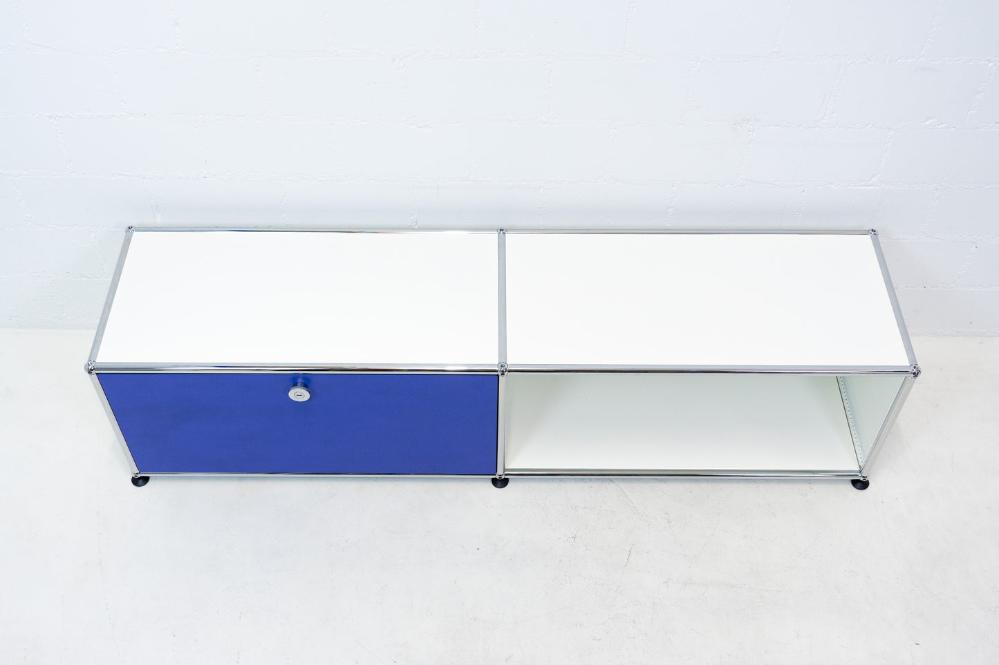 USM Haller Lowboard Reinweiss-Blau Nr. 8