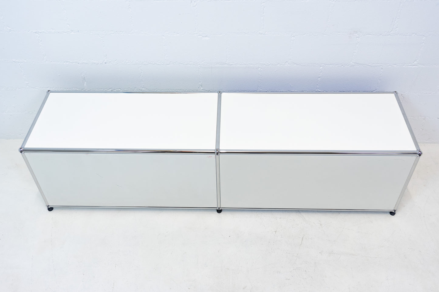 USM Haller Lowboard Reinweiss-Blau Nr. 8