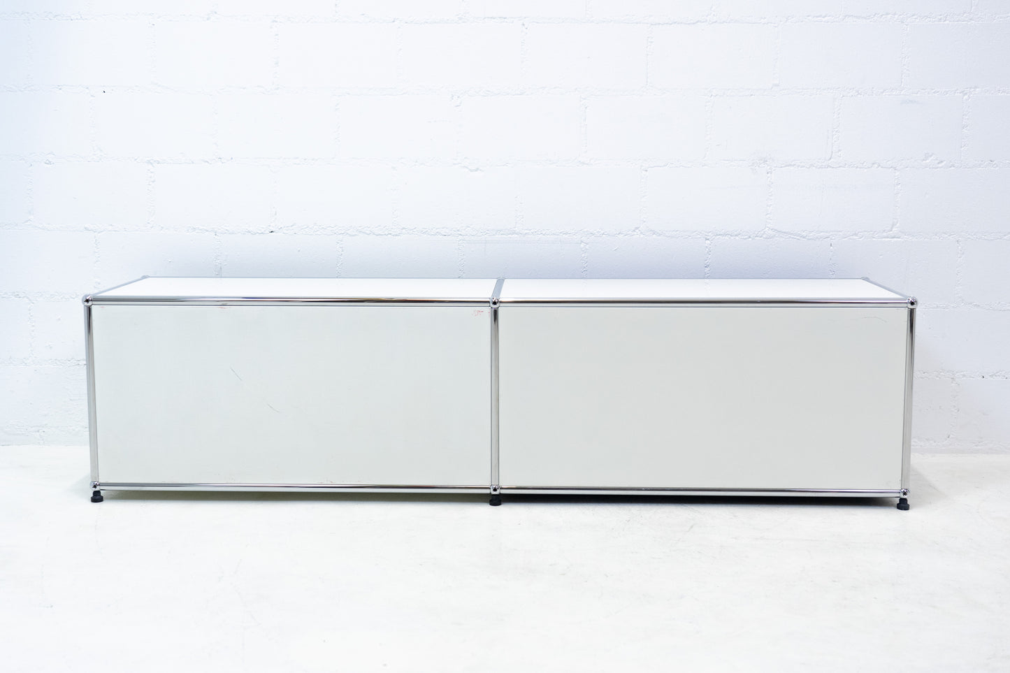 USM Haller Lowboard Reinweiss-Blau Nr. 8