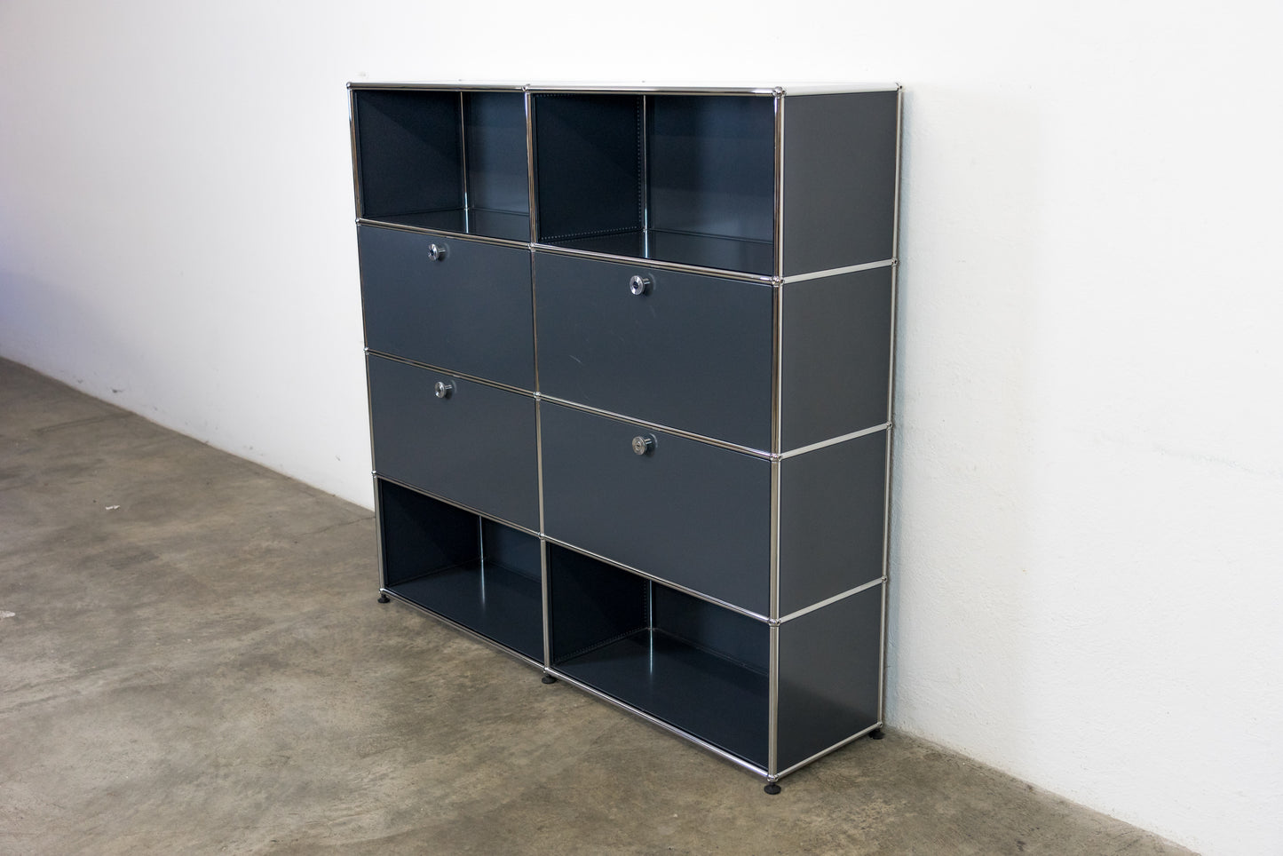 USM Haller Sideboard Anthrazitgrau Nr. 44