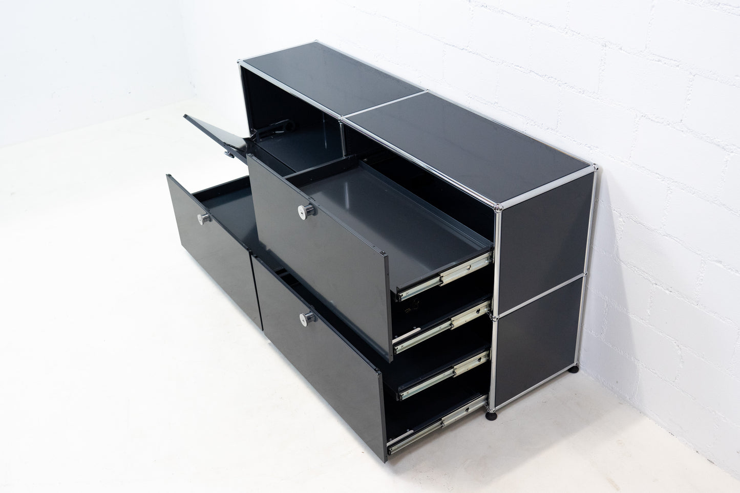 USM Haller Sideboard Anthrazitgrau Nr. 53