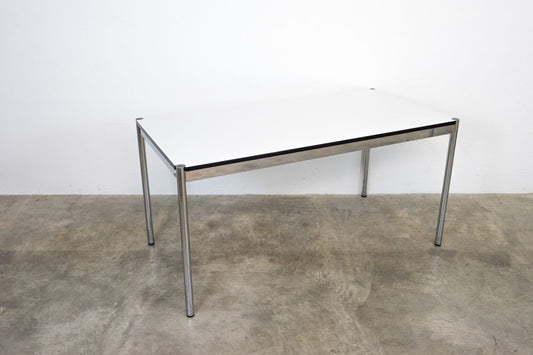 USM Haller Bürotisch 150x75 cm Perlgrau