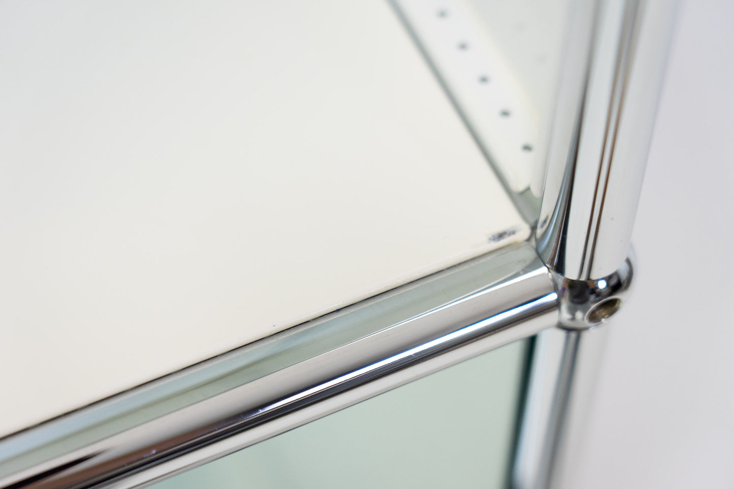 USM Haller Vitrine Glas Reinweiss Nr. 2