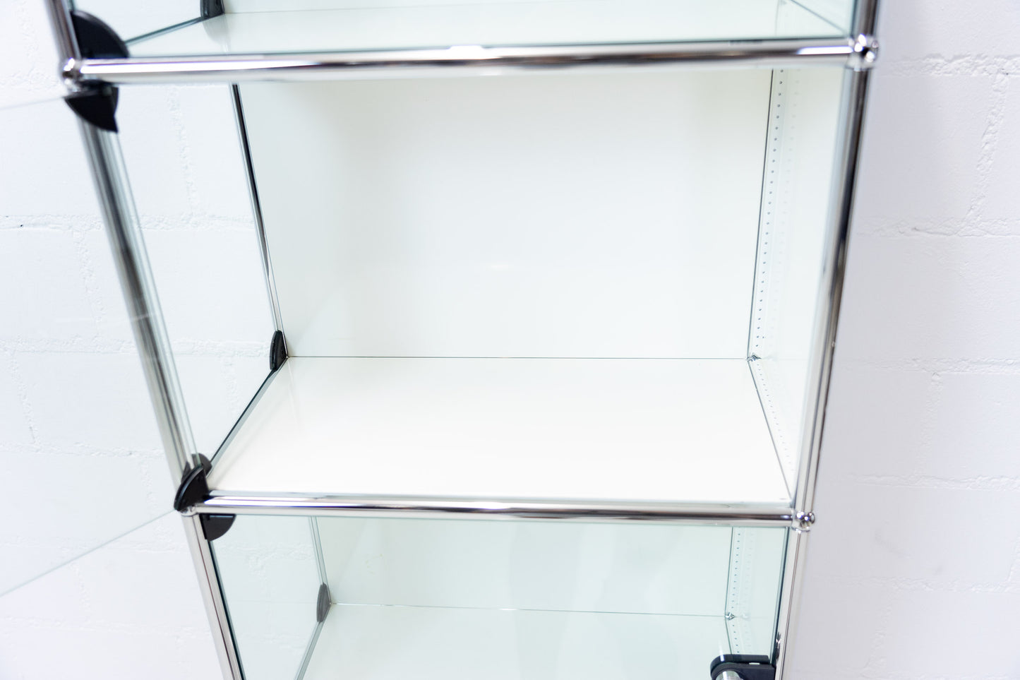 USM Haller Vitrine Glas Reinweiss Nr. 2