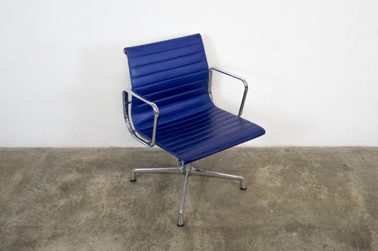 Vitra Aluminium Chair EA 108 Nr. 4