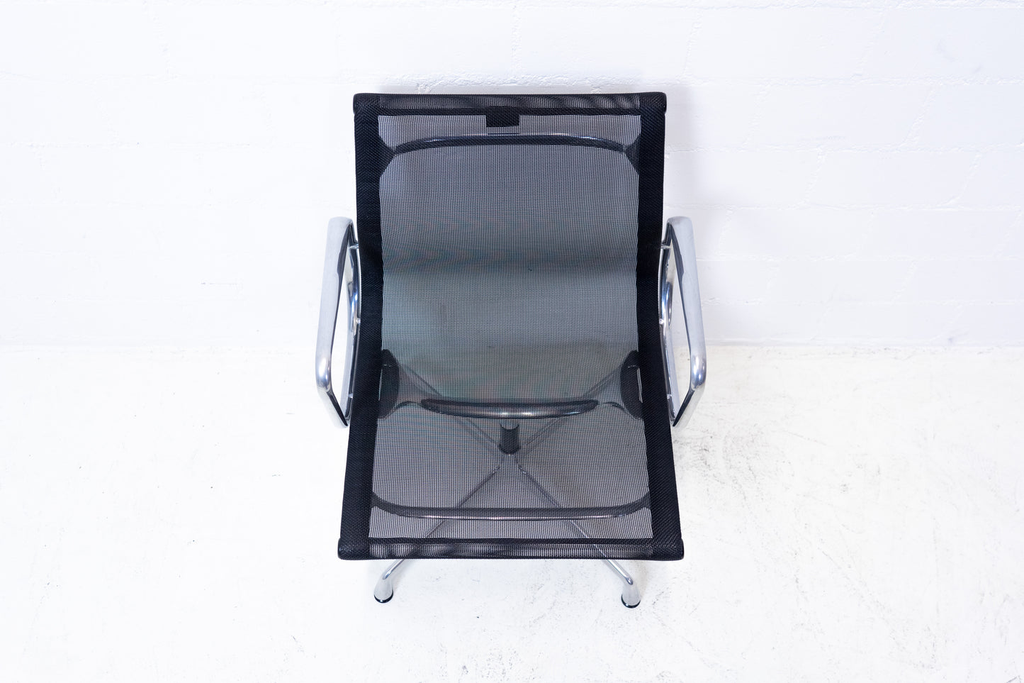 Vitra Eames Aluminium Chair EA 108 Netz Nr. 2