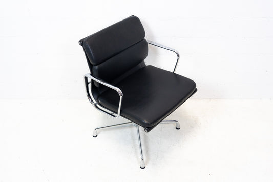 Vitra Eames Aluminium Chair EA 208 Leder Nr. 3