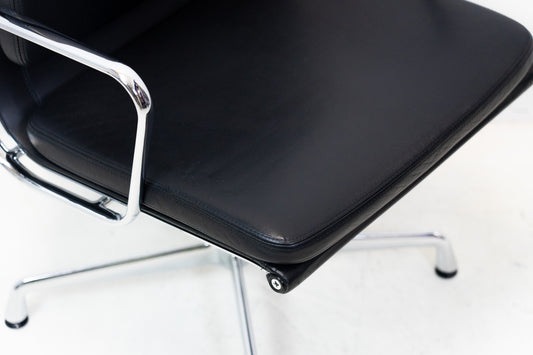 Vitra Eames Aluminium Chair EA 208 Leder Nr. 3