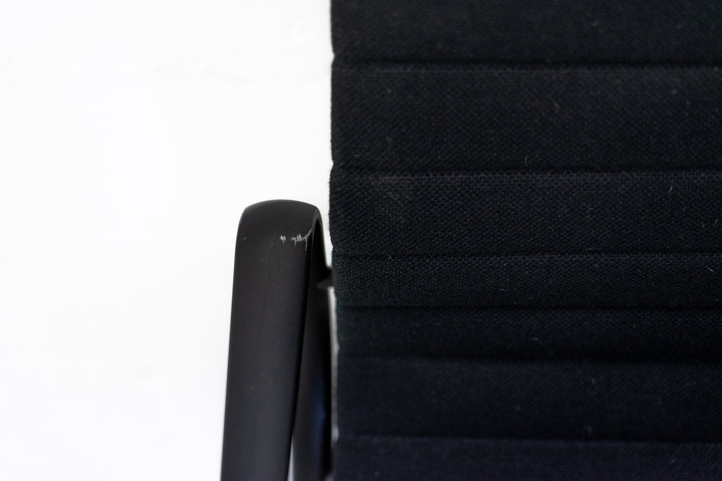 Vitra Aluminium Chair EA 118 Hopsak Nero