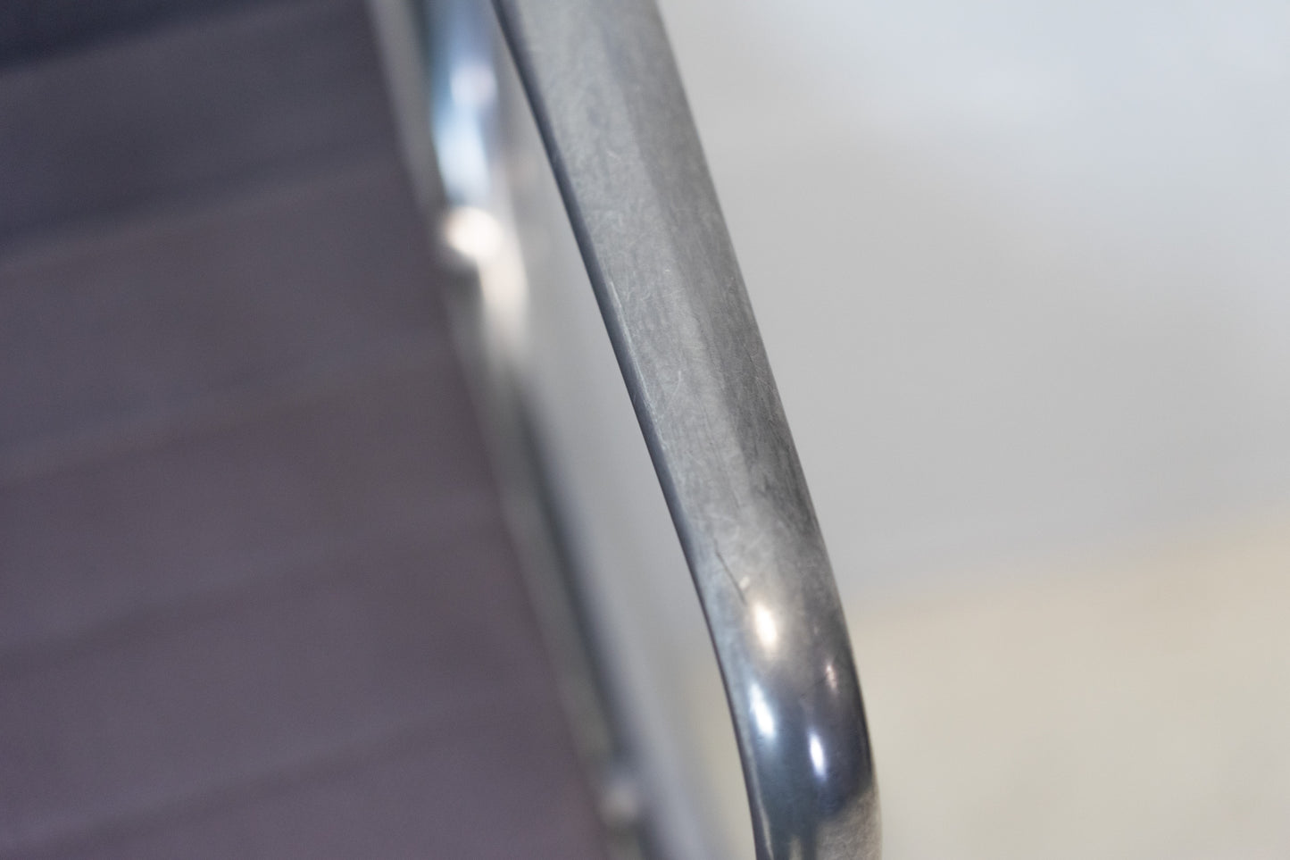 Vitra Aluminium Chair EA 117 Hopsak