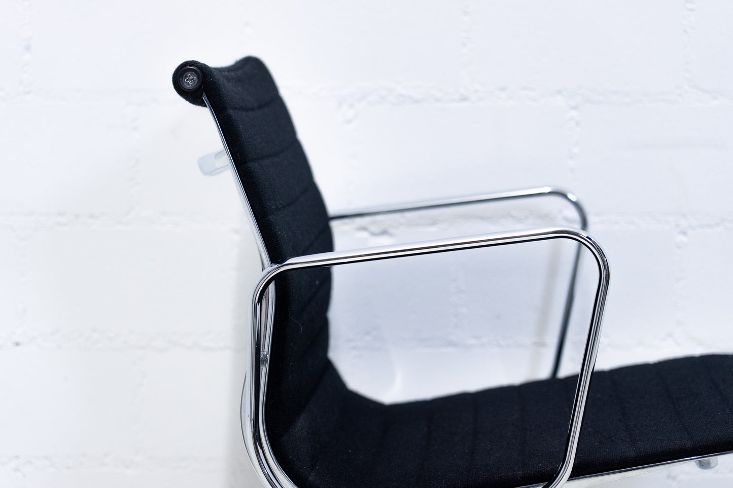 Vitra Eames Aluminium Chair EA 108 Hopsak