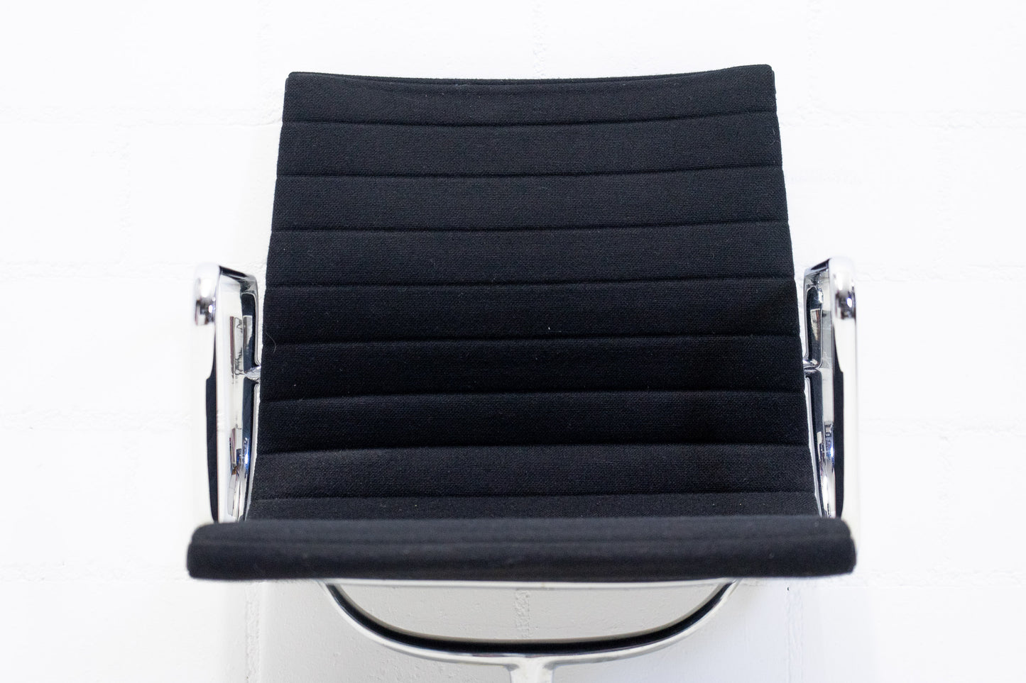 Vitra Eames Aluminium Chair EA 108 Hopsak